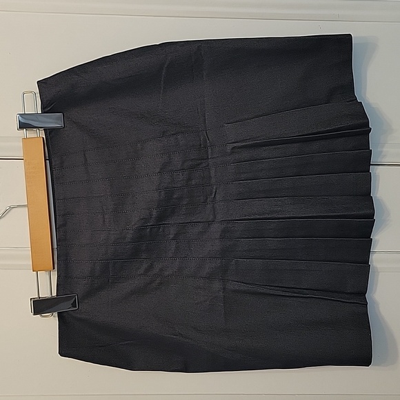 Body by Victoria Secrets mini skirt - Picture 4 of 6